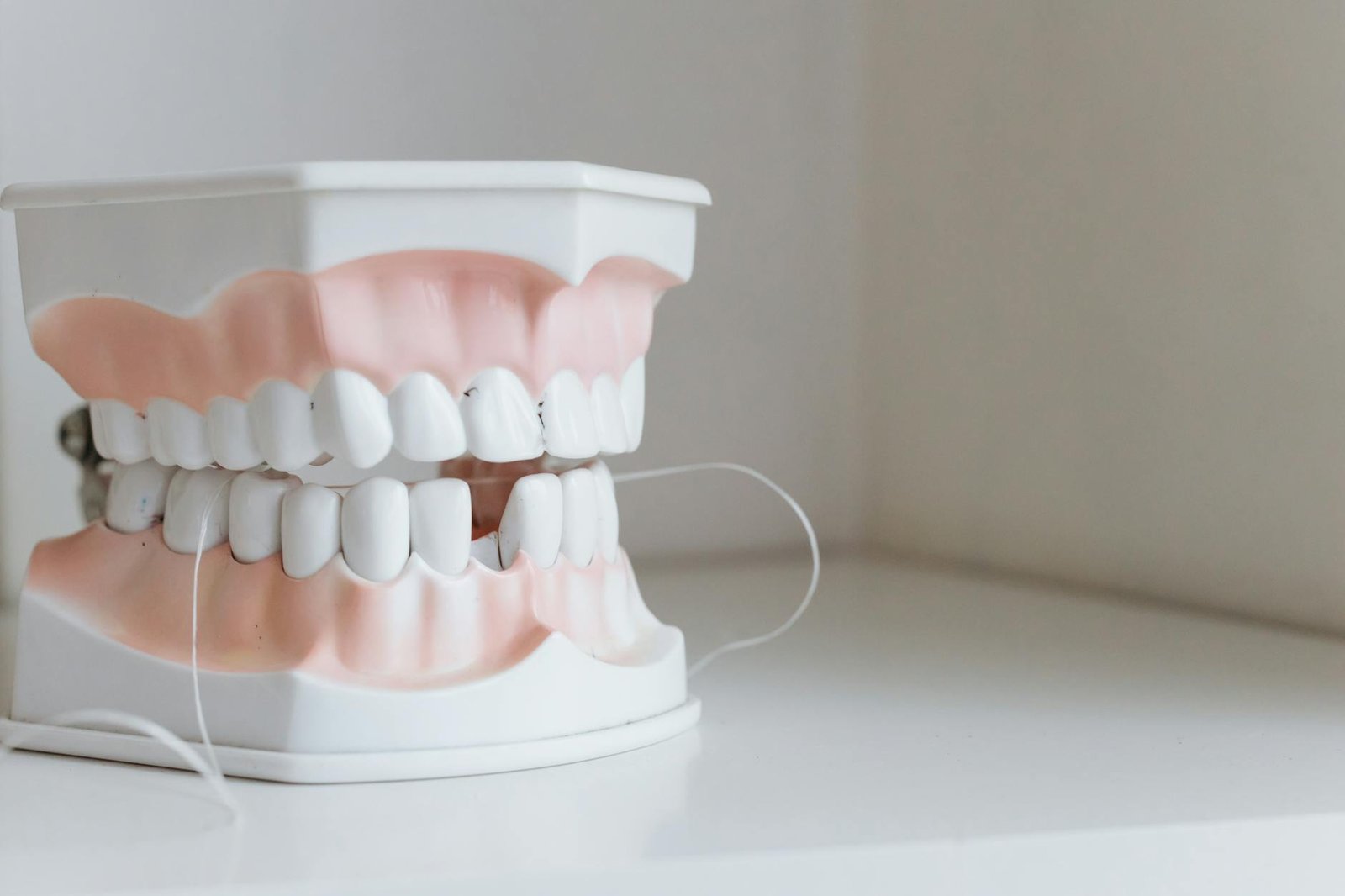 The Dos and Don’ts of Teeth Whitening: Expert Advice